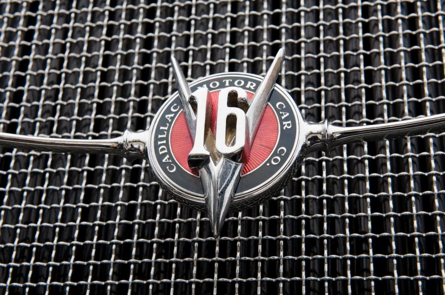  Cadillac V16 Roadster by Fleetwood 1931 года  (фото 7 из 12)